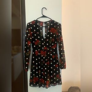 V neck patterned mini dress with eyelet back